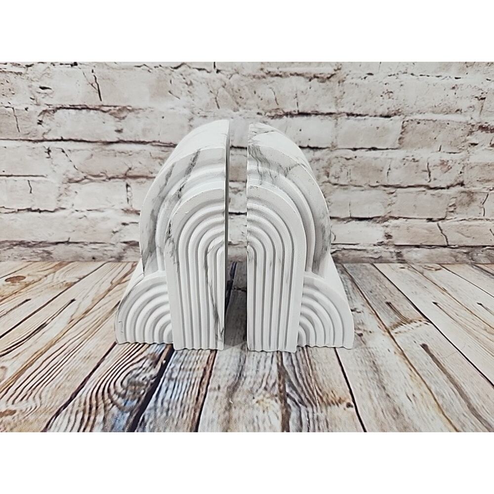 Modern White Marble Style Resin Book Ends Non-Skid Bottom